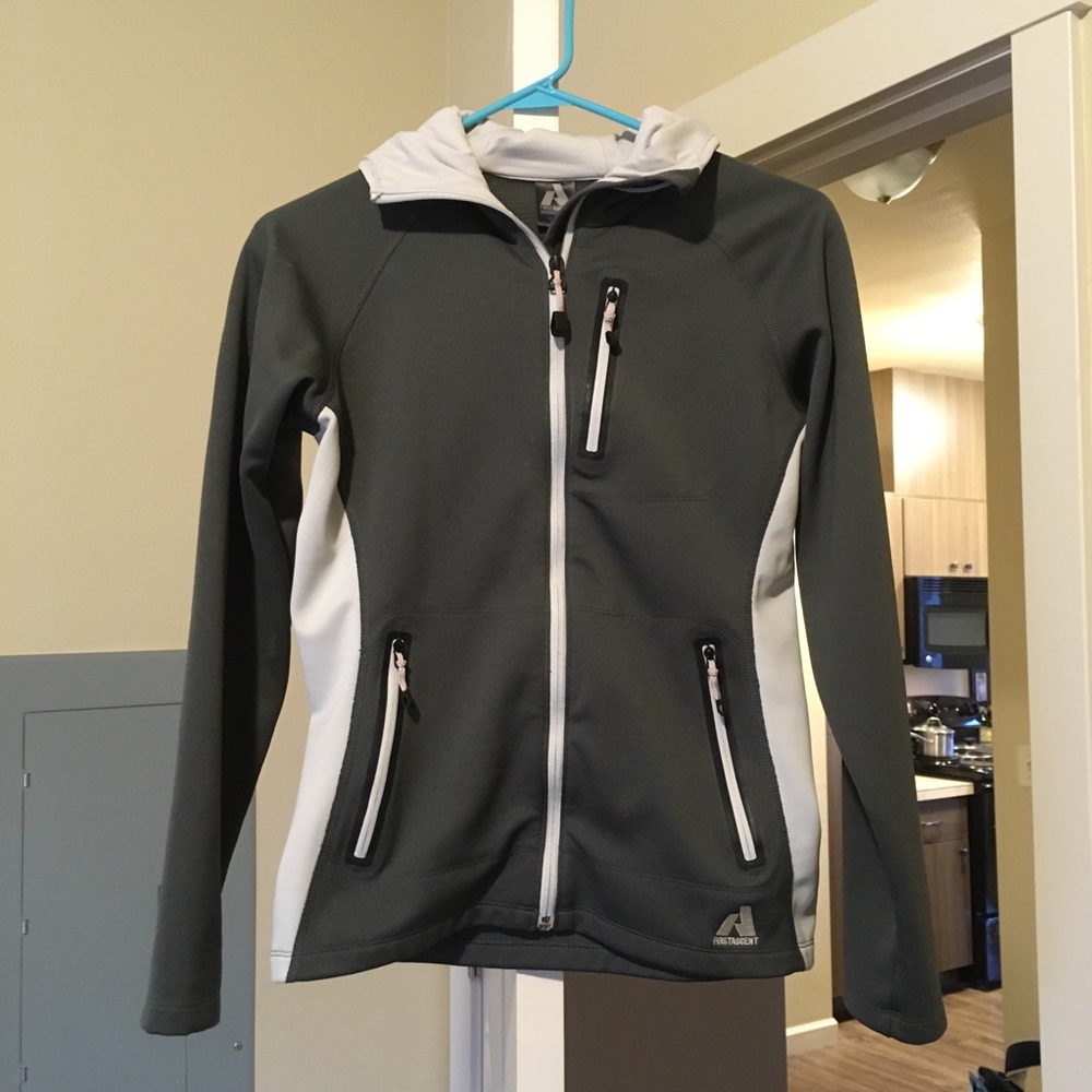 Eddie Bauer First Ascent Jacket | Small